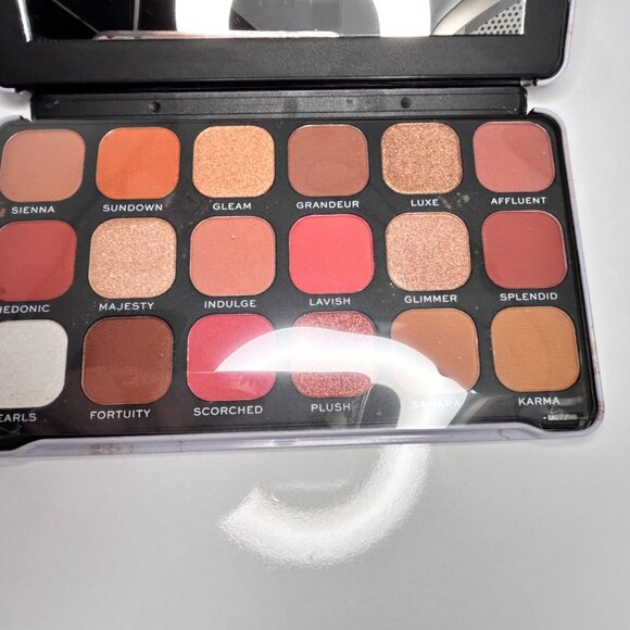 Makeup Revolution forever flawless decadent eyeshadow palette - Picture 4 of 5